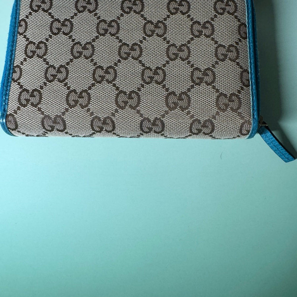 Gucci Beige and Blue Women's Wallet - Picture 2 of 14